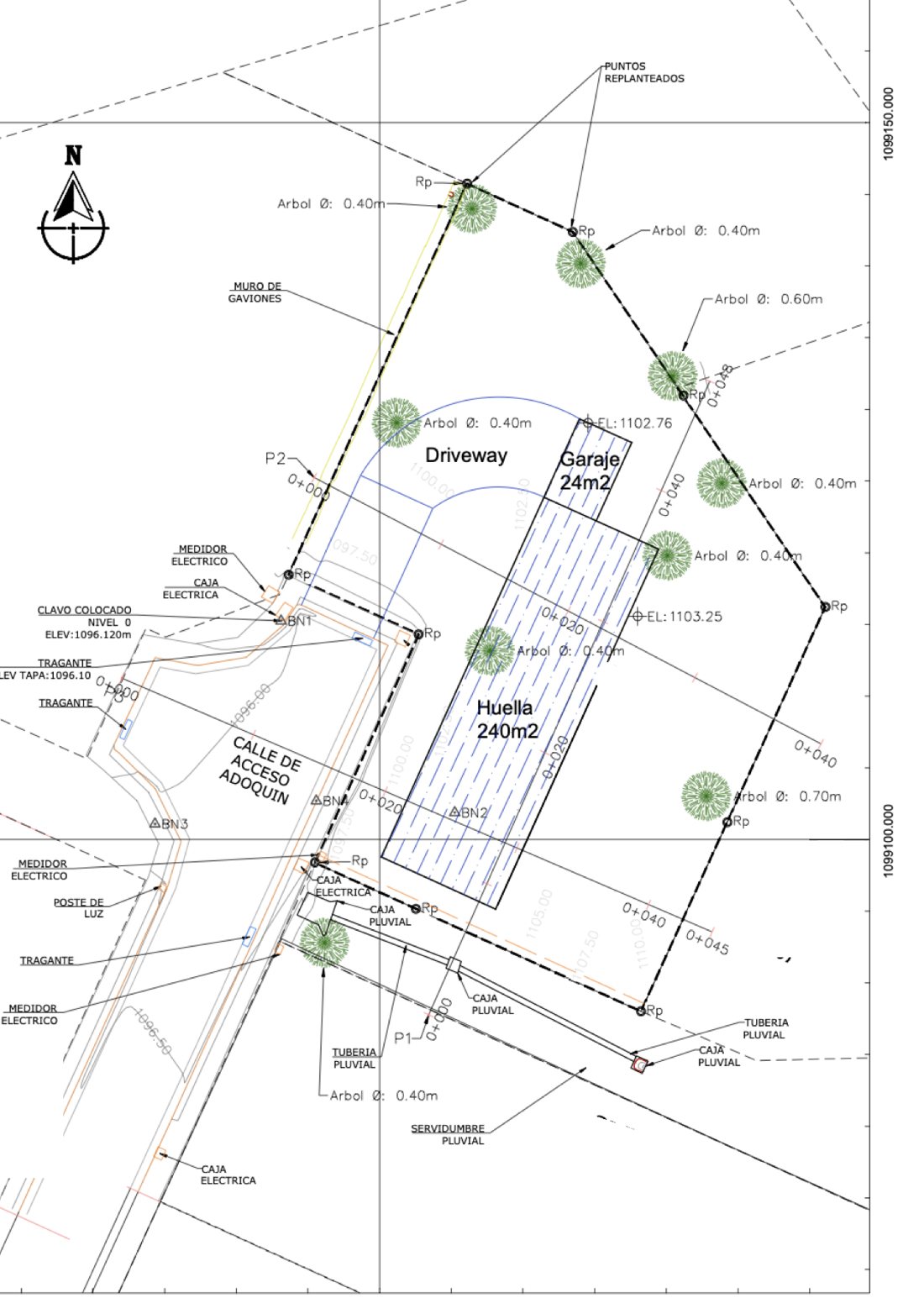 Plano de sitio del lote con linderos, árboles maduros, calle de acceso y la huella conceptual de una casa de 240 m² con entrada y garaje